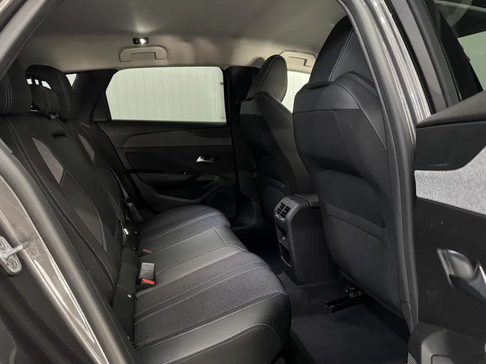 Peugeot 308 1.2 PureTech Allure Pack Business DB-RIEM uit 2023, foto 16