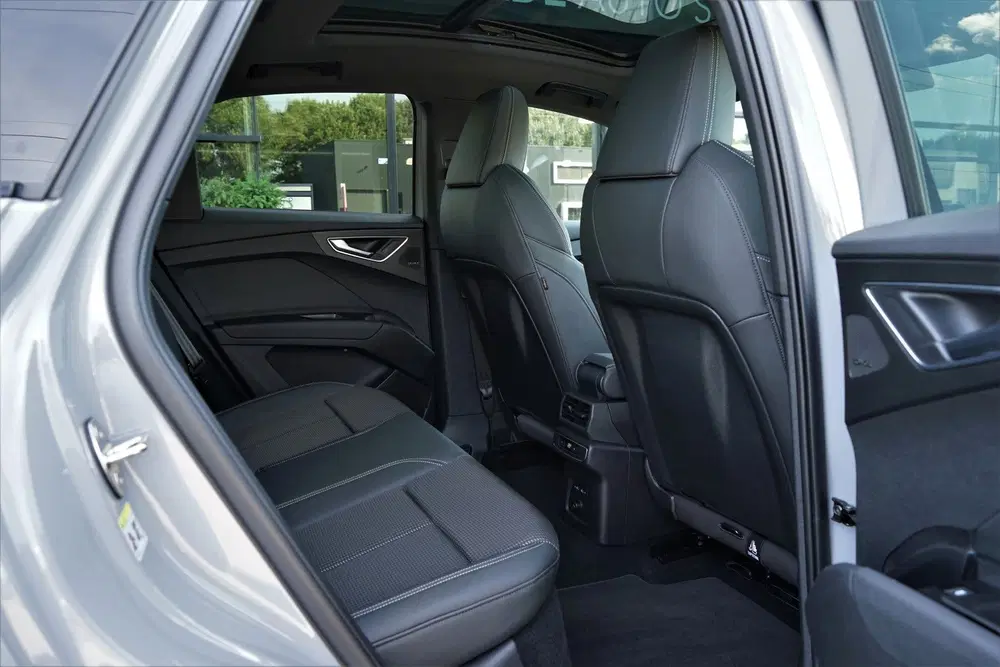 Audi Q4 e-tron 40 S-line 204pk Pano Sonos Camera K uit 2023, foto 7