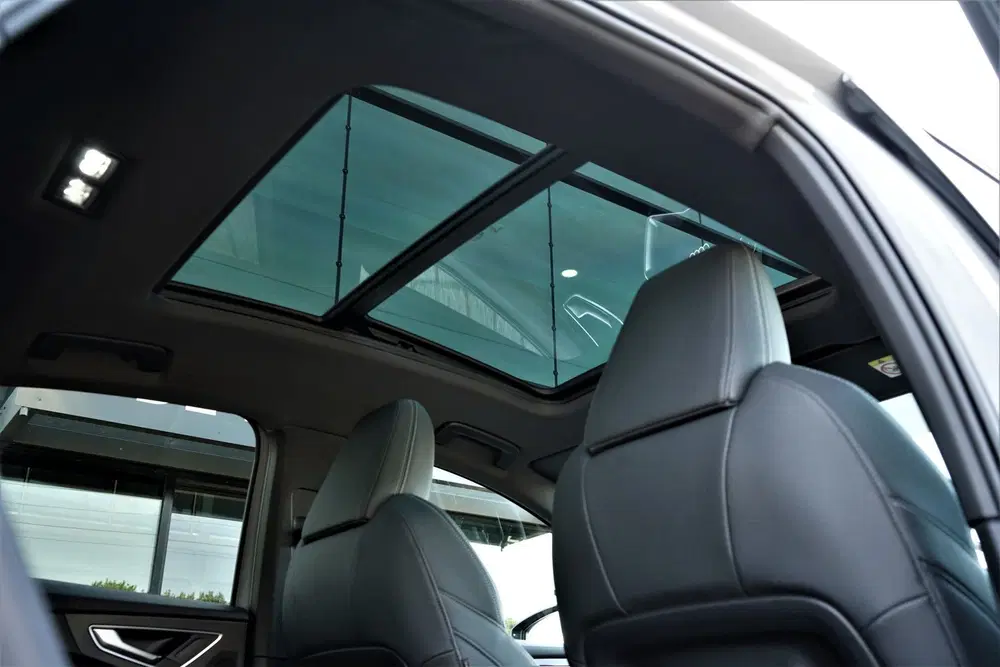 Audi Q4 e-tron 40 S-line 204pk Pano Sonos Camera K uit 2023, foto 8