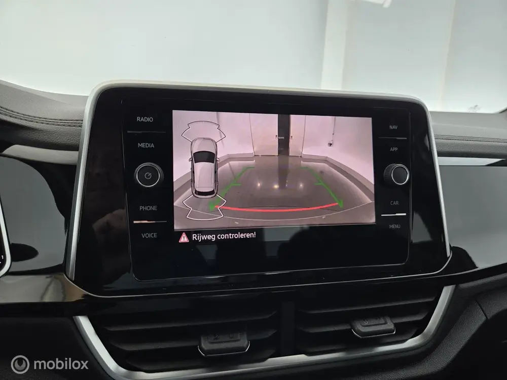 Volkswagen T-Roc 1.5 TSI R-Line Business+ trekhaak|IQ.led|ca uit 2023, foto 10