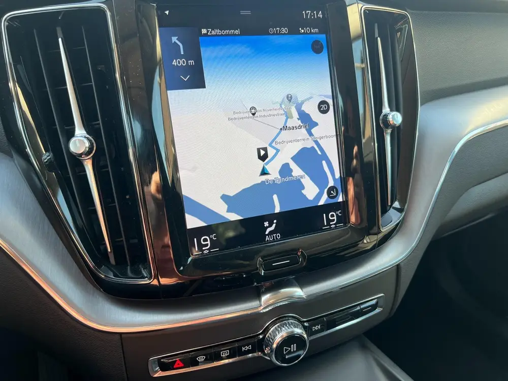 Volvo XC60 2.0 T5 Momentum Pro, Navi, Camera, Zeer nette aut uit 2019, foto 11