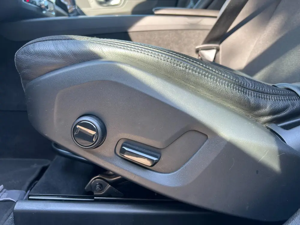 Volvo XC60 2.0 T5 Momentum Pro, Navi, Camera, Zeer nette aut uit 2019, foto 19