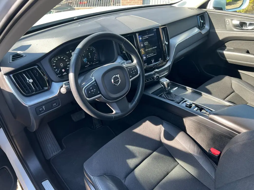 Volvo XC60 2.0 T5 Momentum Pro, Navi, Camera, Zeer nette aut uit 2019, foto 5