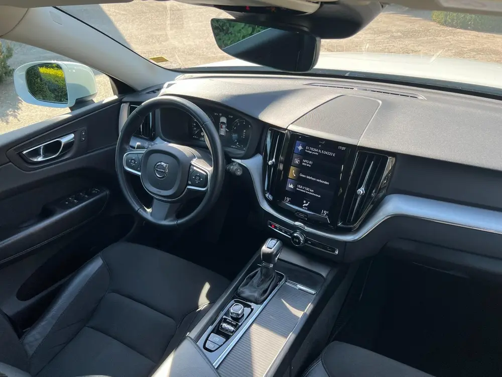 Volvo XC60 2.0 T5 Momentum Pro, Navi, Camera, Zeer nette aut uit 2019, foto 6