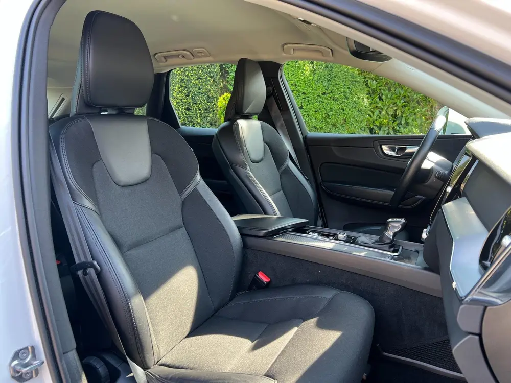 Volvo XC60 2.0 T5 Momentum Pro, Navi, Camera, Zeer nette aut uit 2019, foto 7