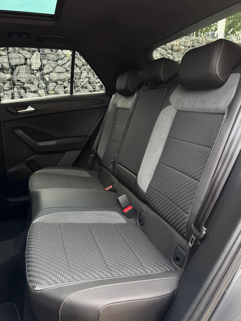 Volkswagen T-Roc 1.5 TSI 3x R-Line Pano Virtual Trekhaak Nav uit 2019, foto 13