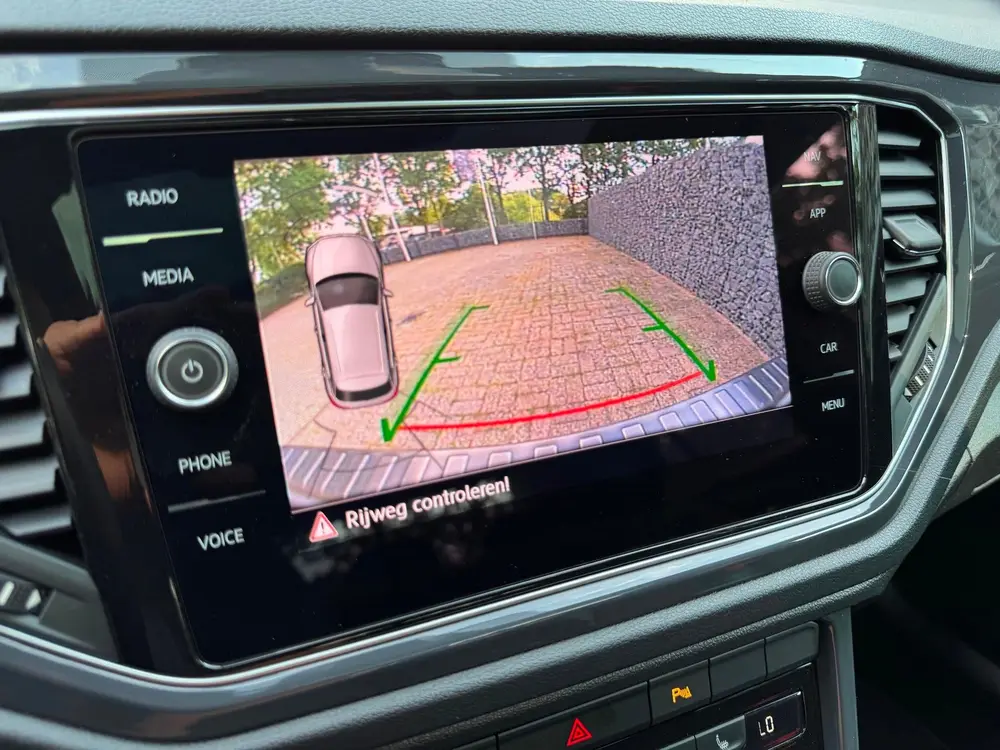 Volkswagen T-Roc 1.5 TSI 3x R-Line Pano Virtual Trekhaak Nav uit 2019, foto 14