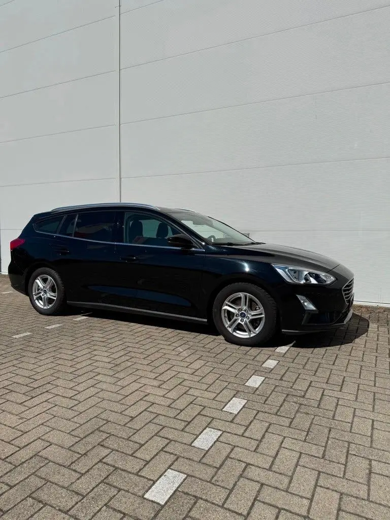 Ford Focus Wagon 1.0 EcoBoost Trend Edition Business uit 2019, foto 3
