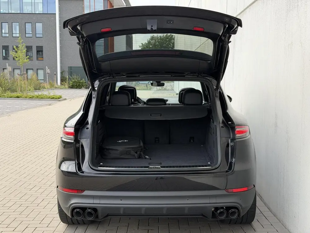 Porsche Cayenne 3.0 E-Hybrid Pano uit 2020, foto 11