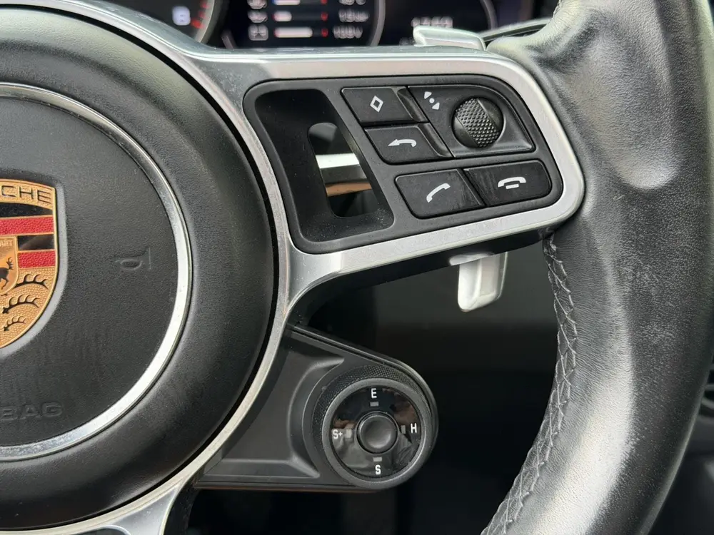 Porsche Cayenne 3.0 E-Hybrid Pano uit 2020, foto 15