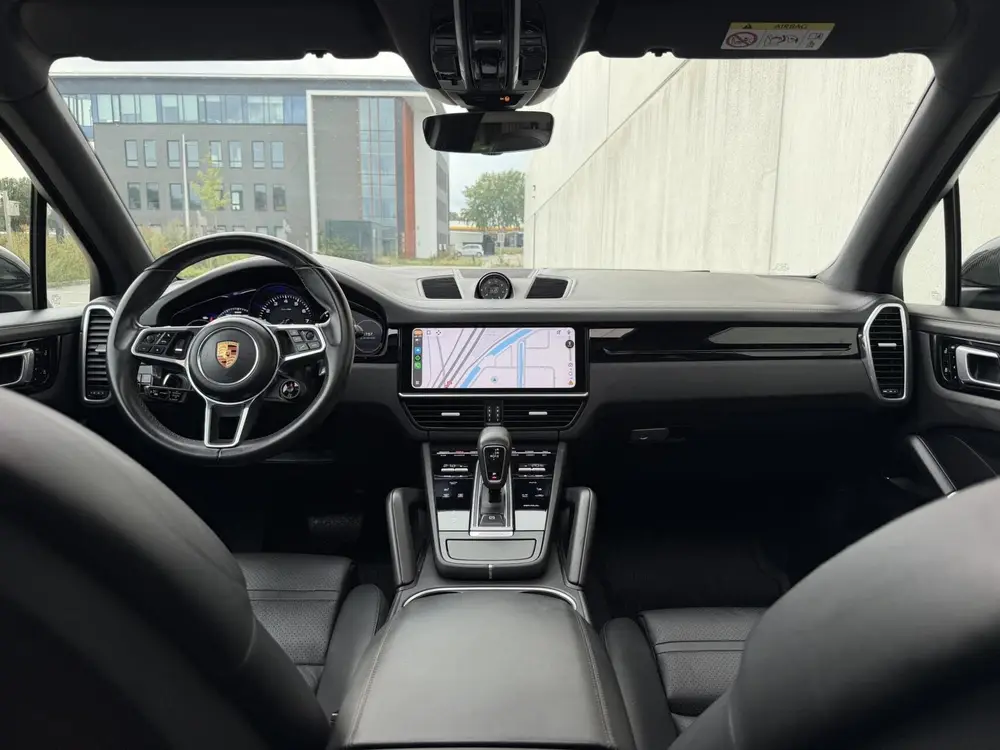 Porsche Cayenne 3.0 E-Hybrid Pano uit 2020, foto 2