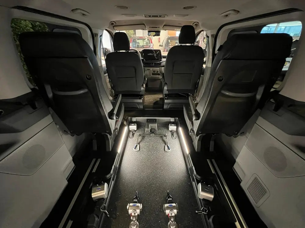 Ford Tourneo Custom L2H1 Groepsvervoer Rolstoelbus 2x rolsto uit 2026, foto 3