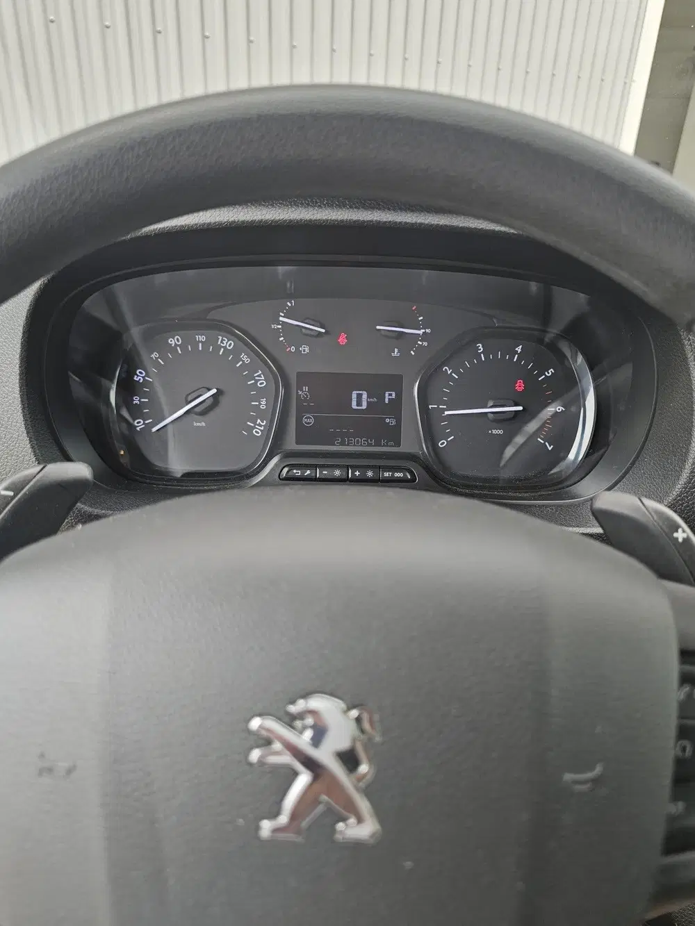 Peugeot Expert 2.0 BlueHDI 180 Long Asphalt Automaat uit 2022, foto 13