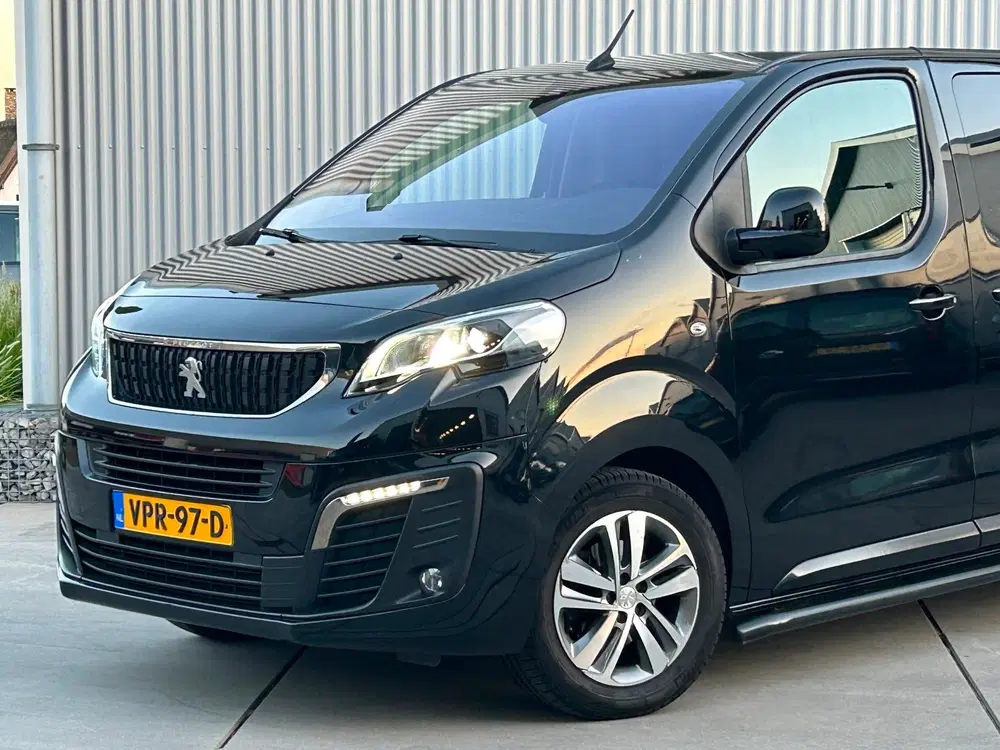 Peugeot Expert 2.0 BlueHDI 180 Long Asphalt Automaat uit 2022, foto 5