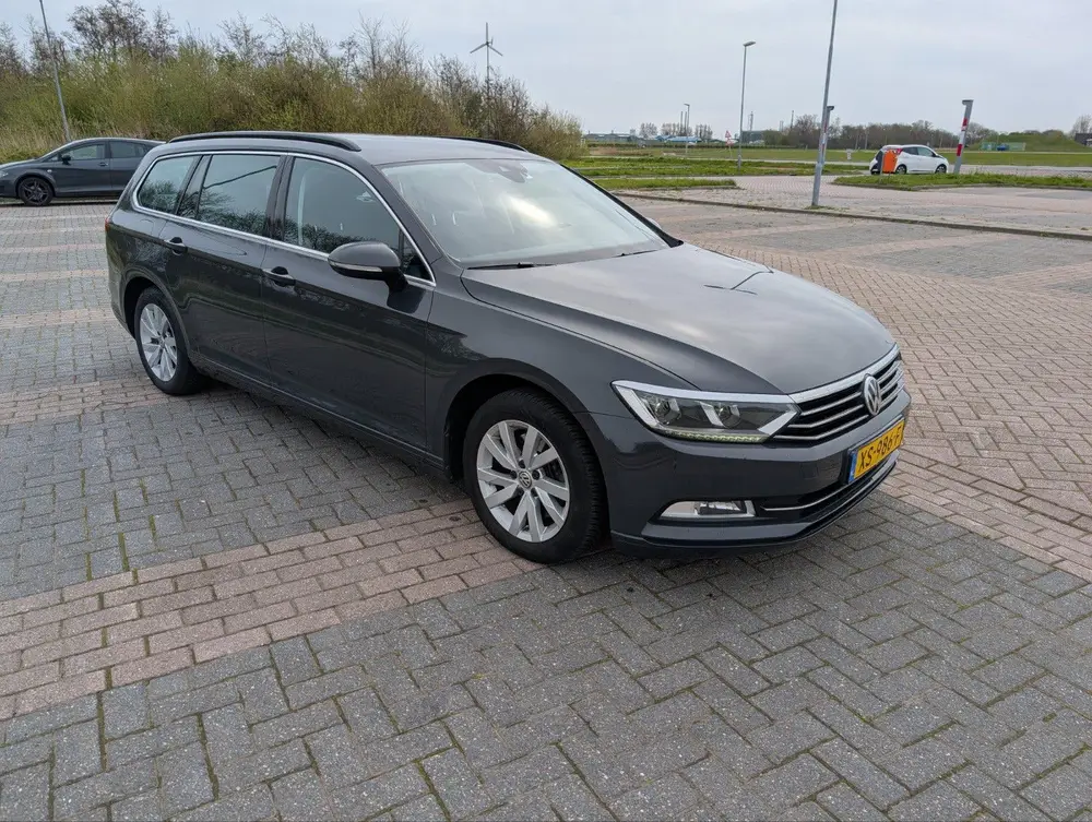 Volkswagen Passat Variant Passat 2.0 TDI 150pk 2019 Grijs dealeronderhouden uit 2019, foto 3