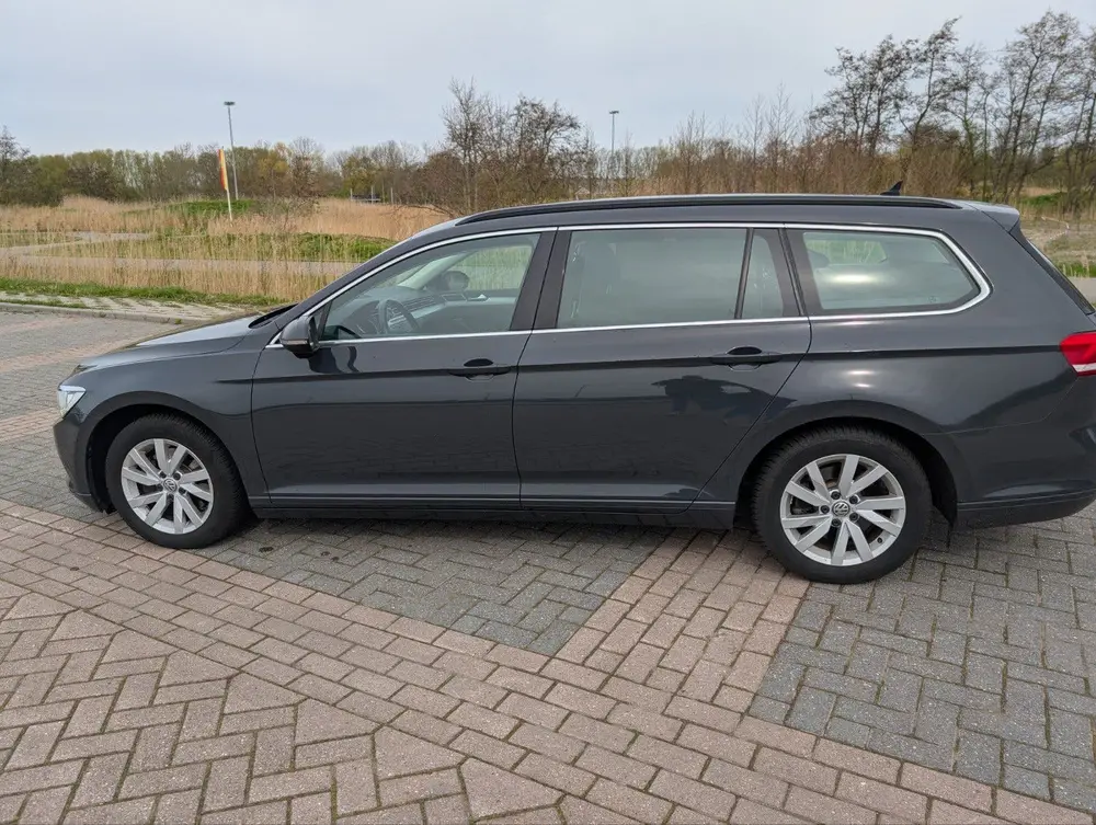 Volkswagen Passat Variant Passat 2.0 TDI 150pk 2019 Grijs dealeronderhouden uit 2019, foto 8