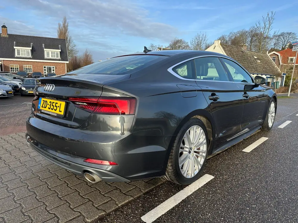 Audi A5 40 TFSI S-line uit 2019, foto 3