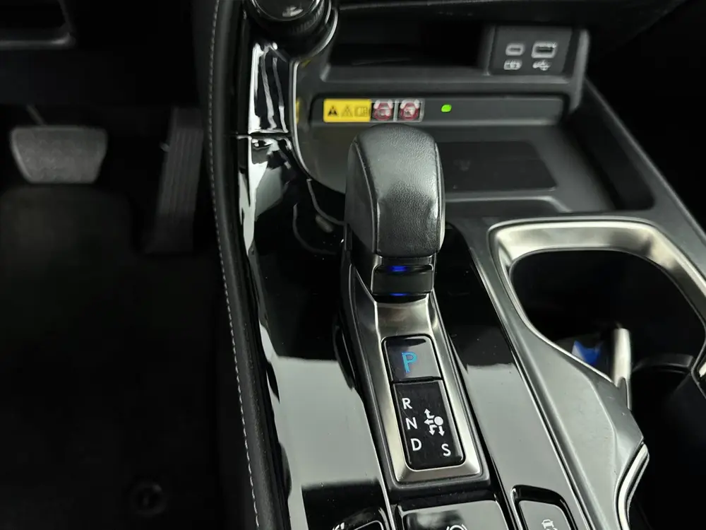 Lexus NX 450h+ AWD Launch Edition uit 2023, foto 10