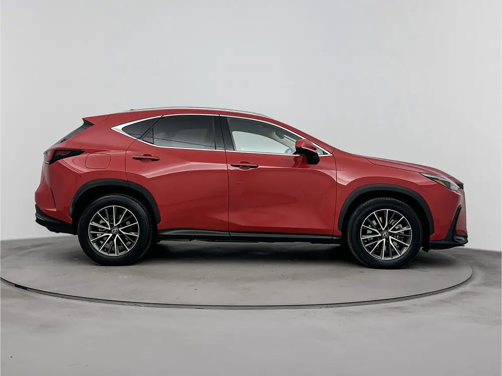 Lexus NX 450h+ AWD Launch Edition uit 2023, foto 11