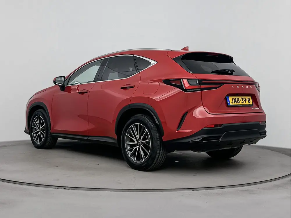 Lexus NX 450h+ AWD Launch Edition uit 2023, foto 13
