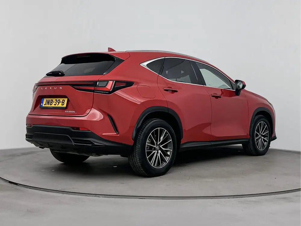 Lexus NX 450h+ AWD Launch Edition uit 2023, foto 2
