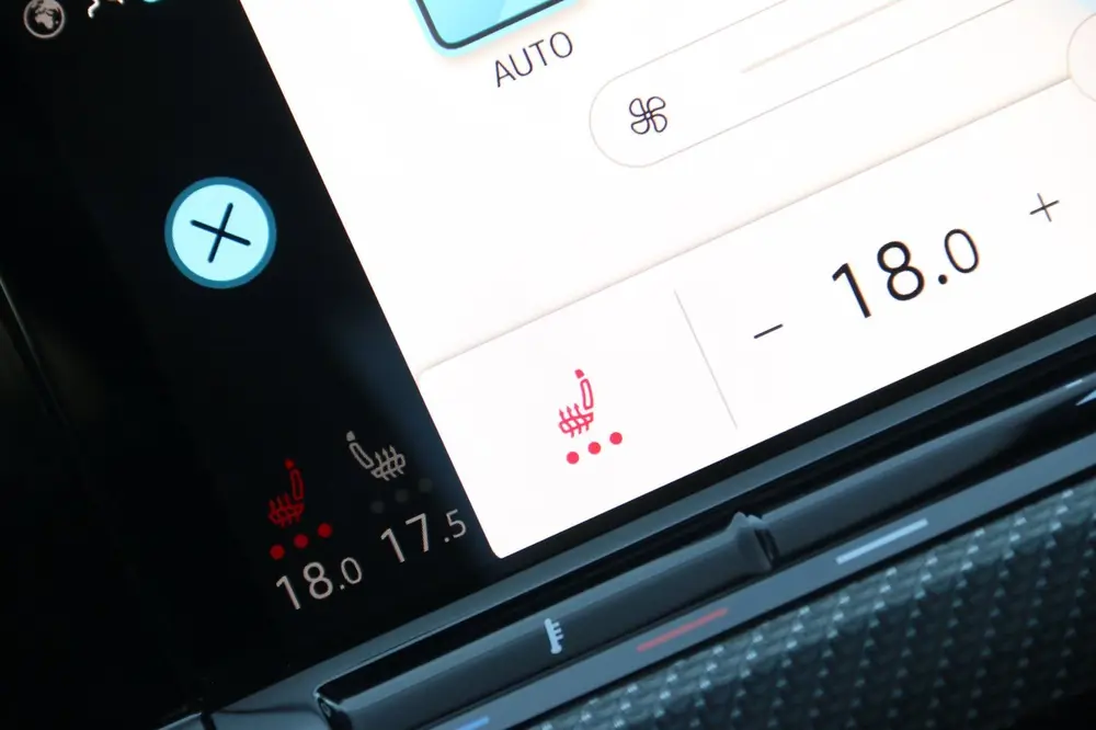 Volkswagen Golf 1.5 eTSI R-Line IQ-LIGHT PANO-DAK uit 2020, foto 16