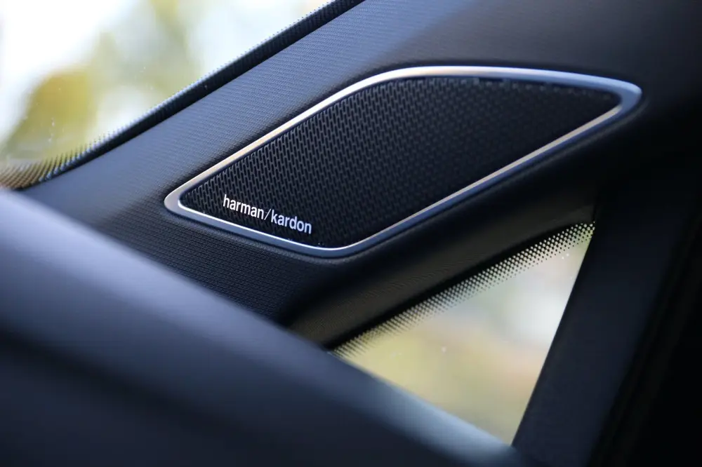 Volkswagen Golf 1.5 eTSI R-Line IQ-LIGHT PANO-DAK uit 2020, foto 18