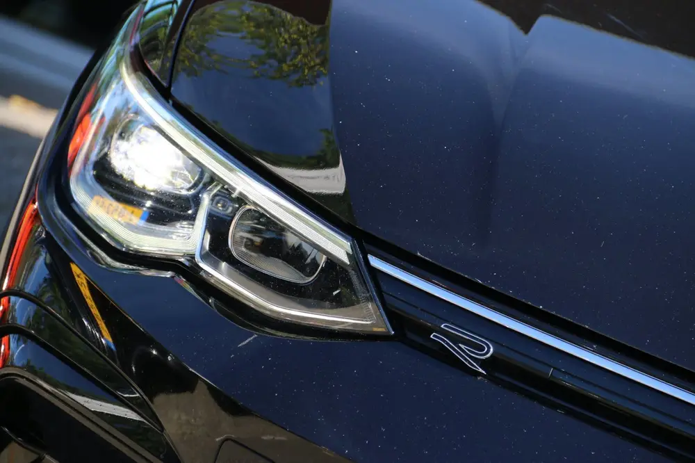 Volkswagen Golf 1.5 eTSI R-Line IQ-LIGHT PANO-DAK uit 2020, foto 3