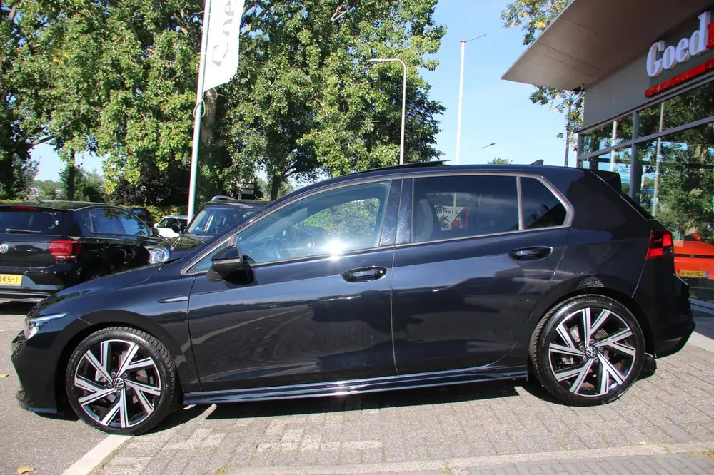 Volkswagen Golf 1.5 eTSI R-Line IQ-LIGHT PANO-DAK uit 2020, foto 6