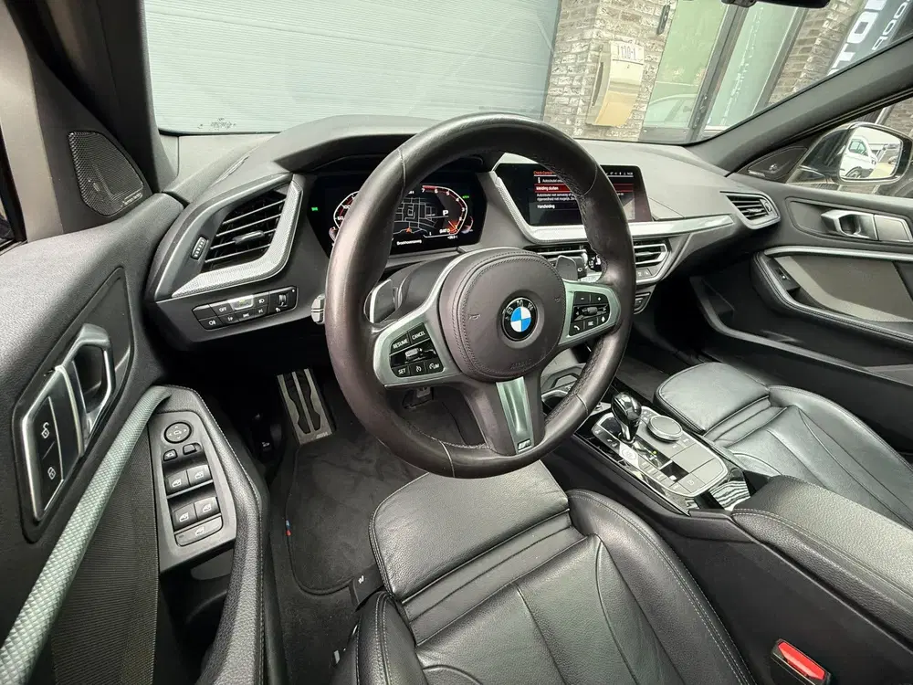BMW 1-serie M135i xDrive High Executive Edition -PANO uit 2020, foto 14
