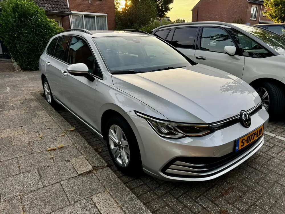Volkswagen Golf Variant 1.0 Etsi 110pk Dsg-7 2021 Grijs uit 2021, foto 3