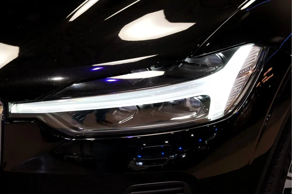 Volvo XC60 B4 155kW uit 2023, foto 11