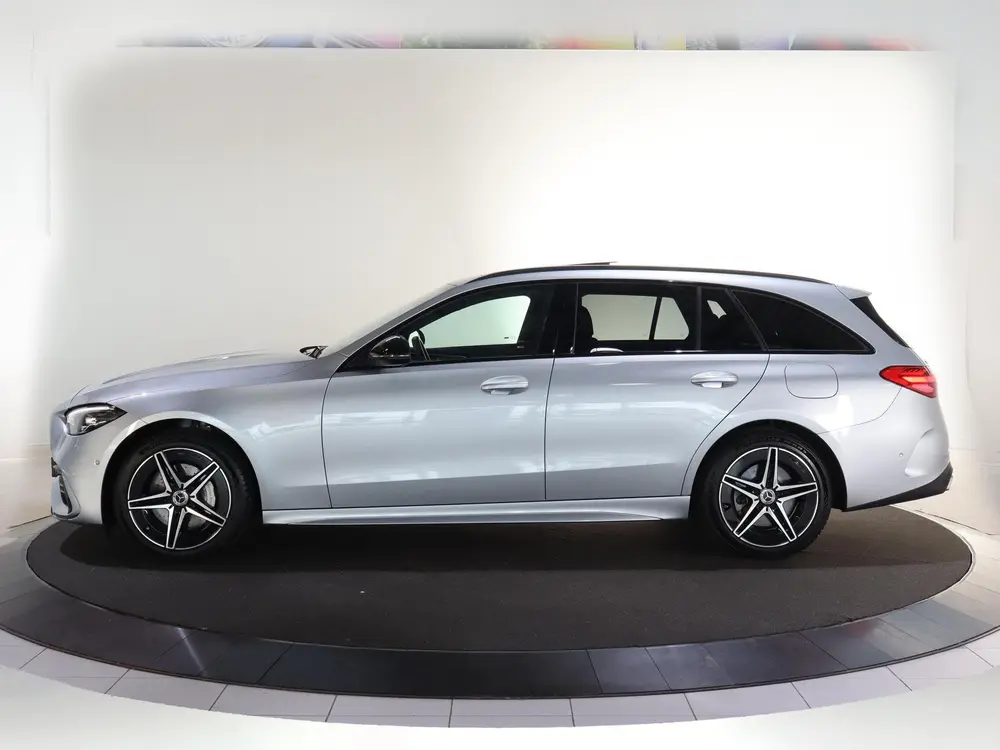 Mercedes-Benz C-Klasse 300 e AMG Line uit 2024, foto 5