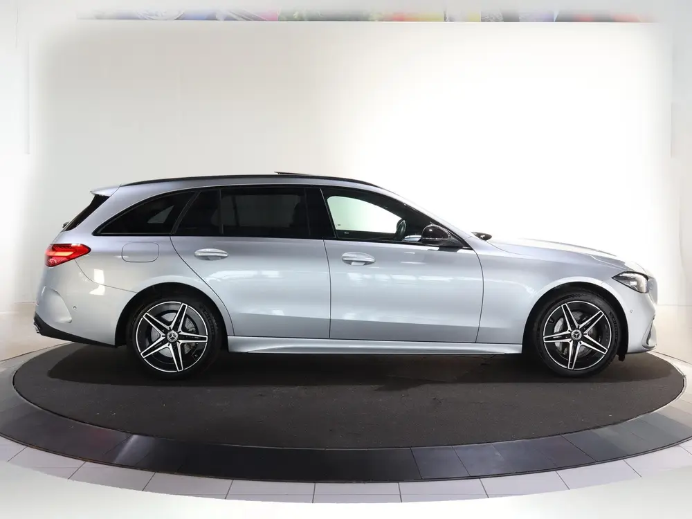 Mercedes-Benz C-Klasse 300 e AMG Line uit 2024, foto 6