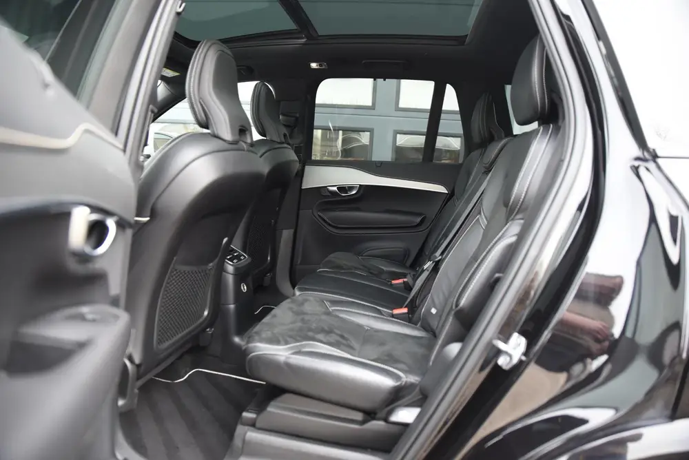 Volvo XC90 2.0 T8 Twin Engine AWD R-Design Pano uit 2019, foto 16