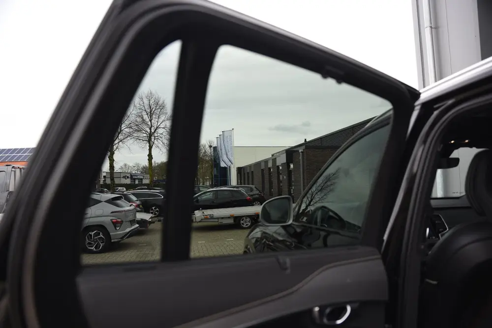 Volvo XC90 2.0 T8 Twin Engine AWD R-Design Pano uit 2019, foto 17