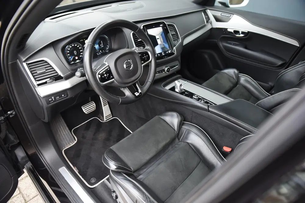 Volvo XC90 2.0 T8 Twin Engine AWD R-Design Pano uit 2019, foto 2