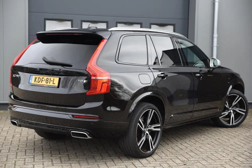 Volvo XC90 2.0 T8 Twin Engine AWD R-Design Pano uit 2019, foto 3
