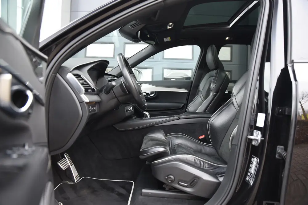 Volvo XC90 2.0 T8 Twin Engine AWD R-Design Pano uit 2019, foto 5