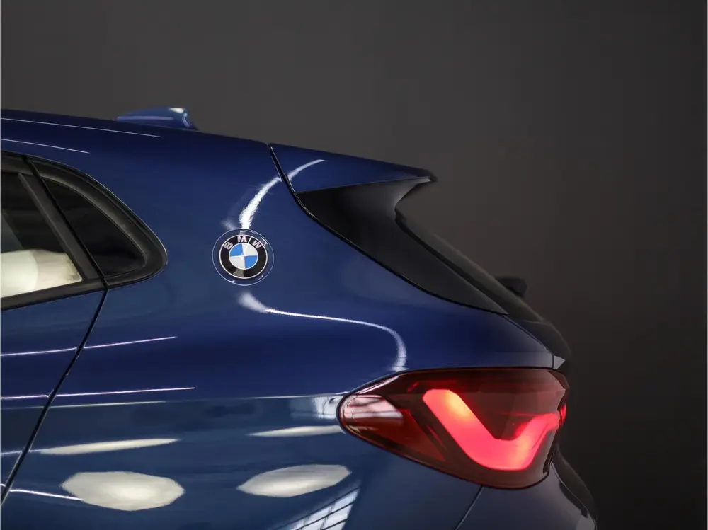 BMW X2 xDrive25e Executive uit 2021, foto 10