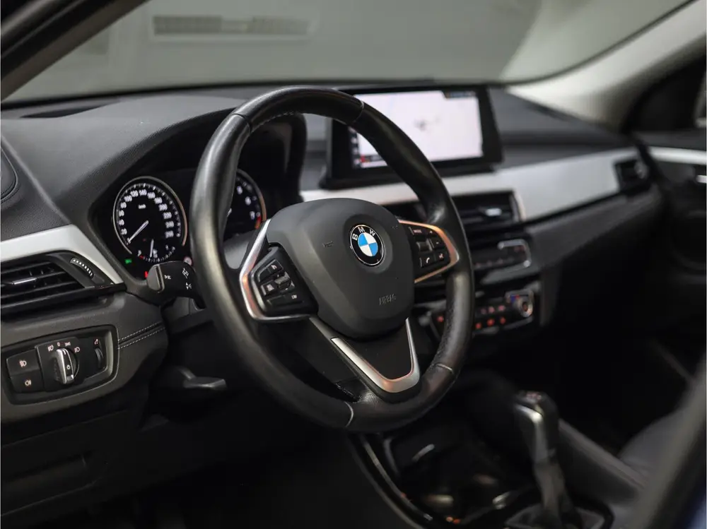 BMW X2 xDrive25e Executive uit 2021, foto 2
