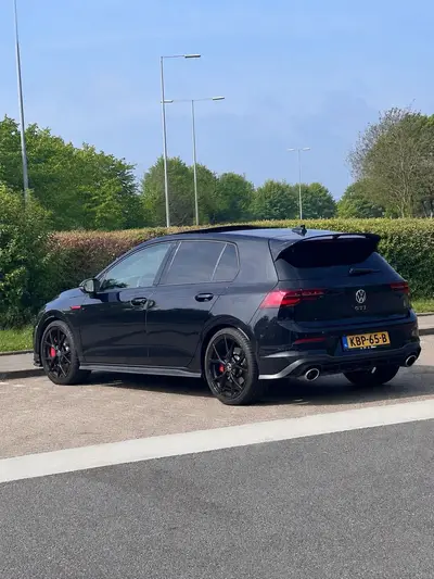 Volkswagen Golf 8 GTI Clubsport  2.0 TSI  2023 Zwart uit 2023