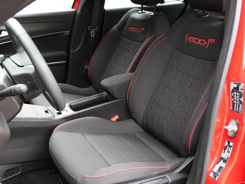 Fiat 600e RED 54 kWh uit 2024, foto 12