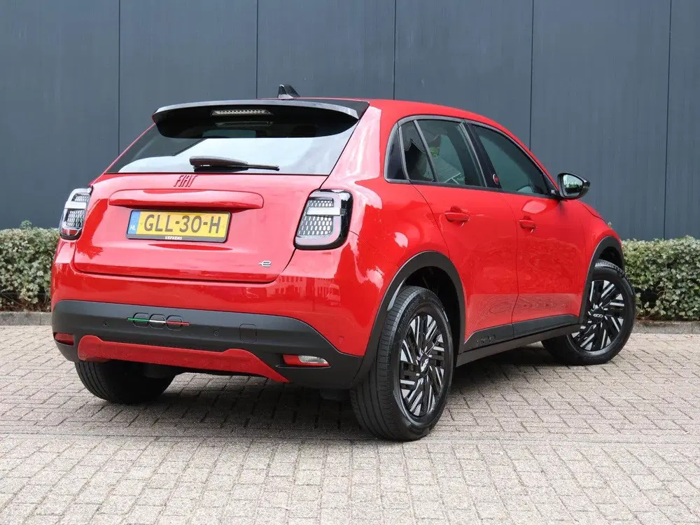 Fiat 600e RED 54 kWh uit 2024, foto 6