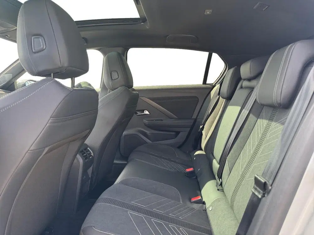 Opel Astra Electric Ultimate EV 58kWh 156pk uit 2026, foto 8