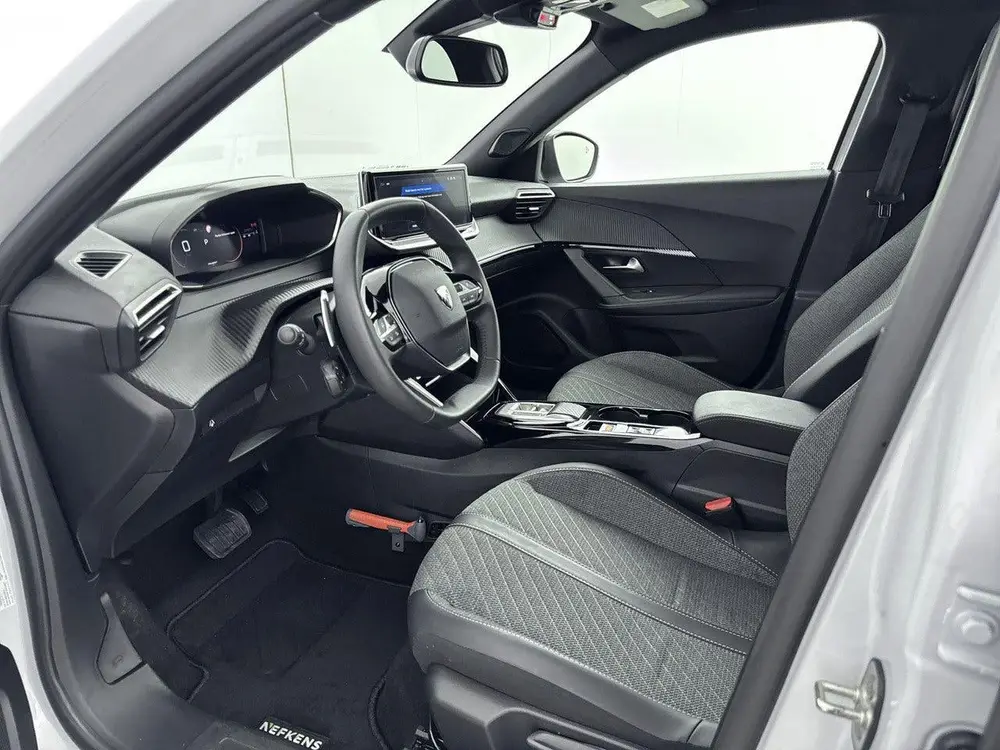 Peugeot 2008 SUV 145pk Hybrid Allure Automaat uit 2025, foto 5