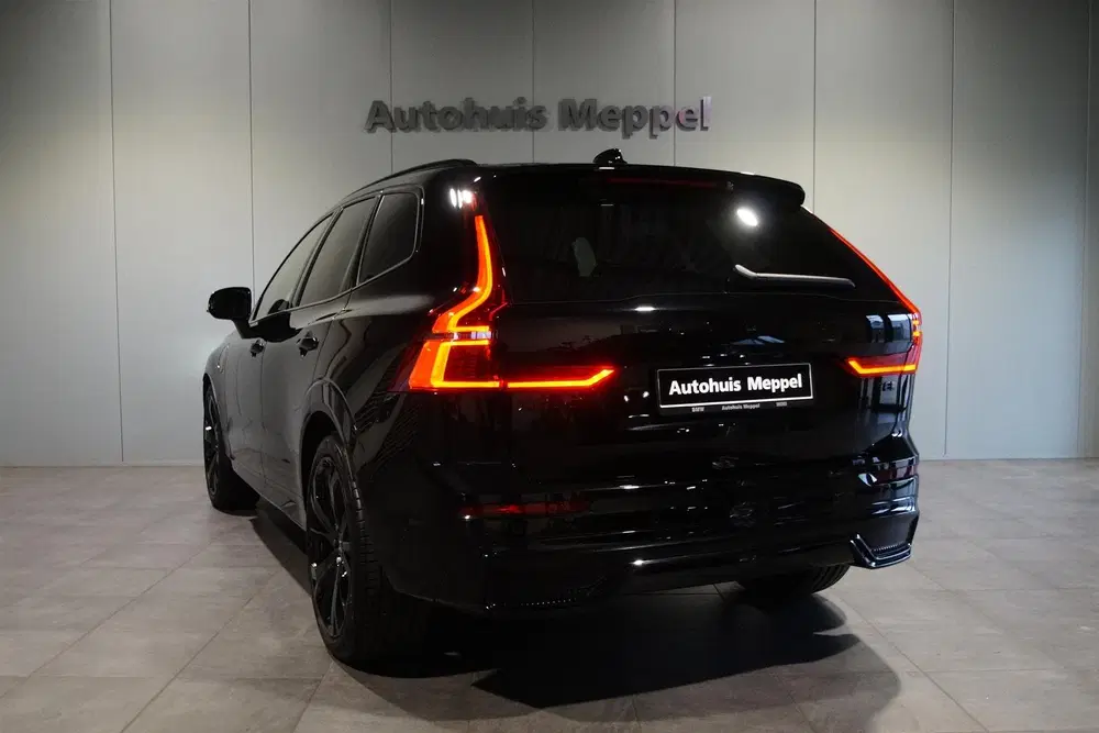 Volvo XC60 T6-AWD Black-Ultra uit 2025, foto 2