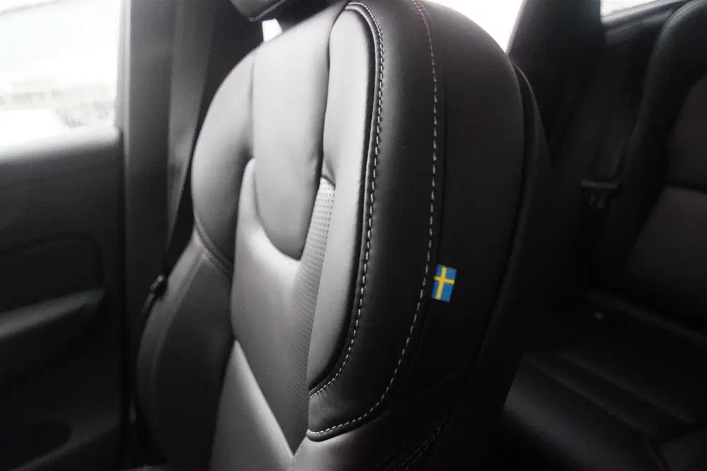 Volvo XC60 T6-AWD Black-Ultra uit 2025, foto 8