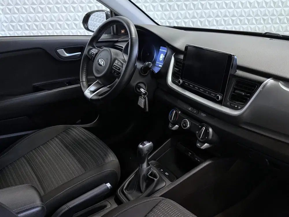 Kia Stonic 1.0 T-GDi MHEV DynamicLine uit 2020, foto 2