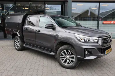 Toyota Hilux 2.4 D-4D DUBBEL CABINE BE TREKKER LIMITED uit 2020